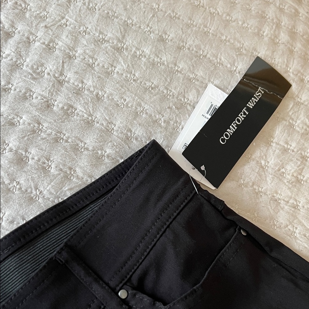 89th & Madison Super Cute Classic Black Pants - Straight Leg Style Size 6 NWT - Picture 4 of 5